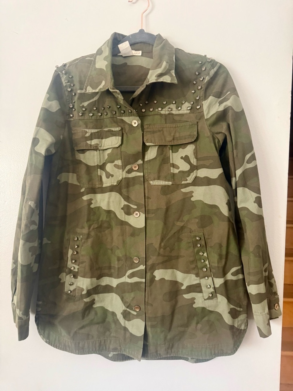 Etched Edgy Studded Camo Shacket 分 Military Chic Embellished Army Jacket